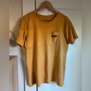 Men’s Patagonia mustard yellow hemp/cotton t-shirt, size M
